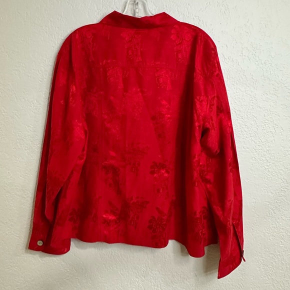 Chico’s Women’s Red Silk Blend Textured Shirt Size 3 - Picture 3 of 14